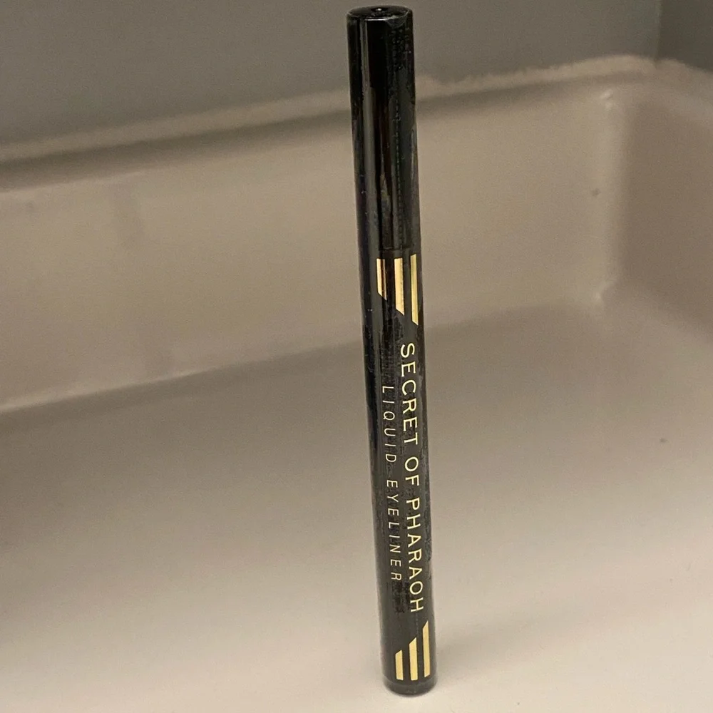 NWT SECRET OF PHARAOH LIQUID EYELINER - BLACK